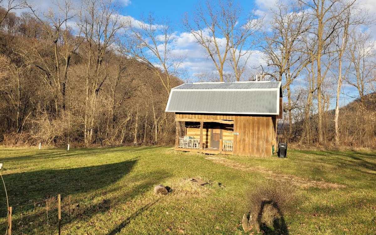 Crooked Creek Cabins Rentals in Boscobel